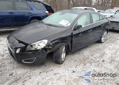 2012 Volvo S60 T5 z USA, uszkodzony, nr VIN YV1622FS1C2088522